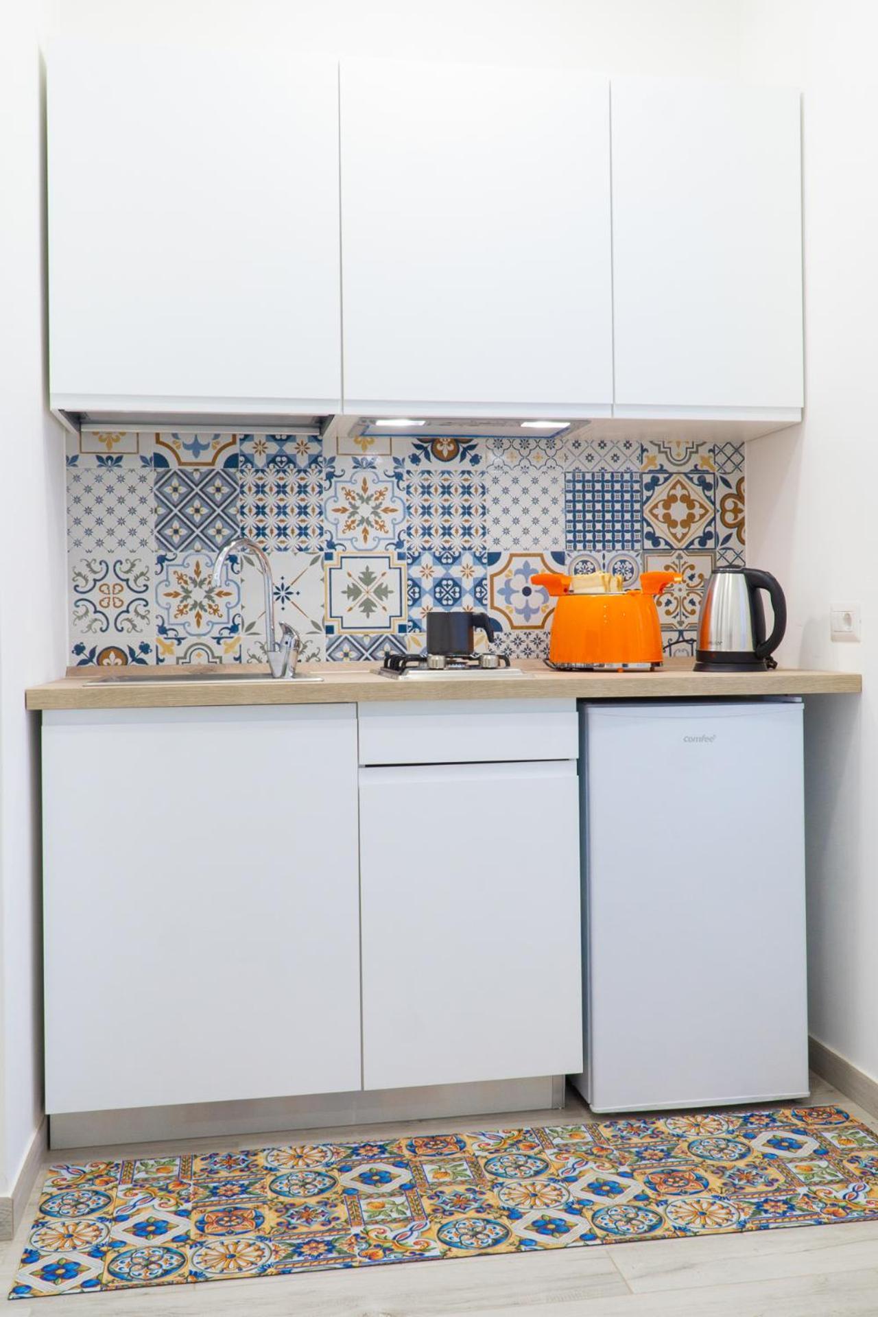 Summer Colors Rooms & Apartments เมตา ภายนอก รูปภาพ