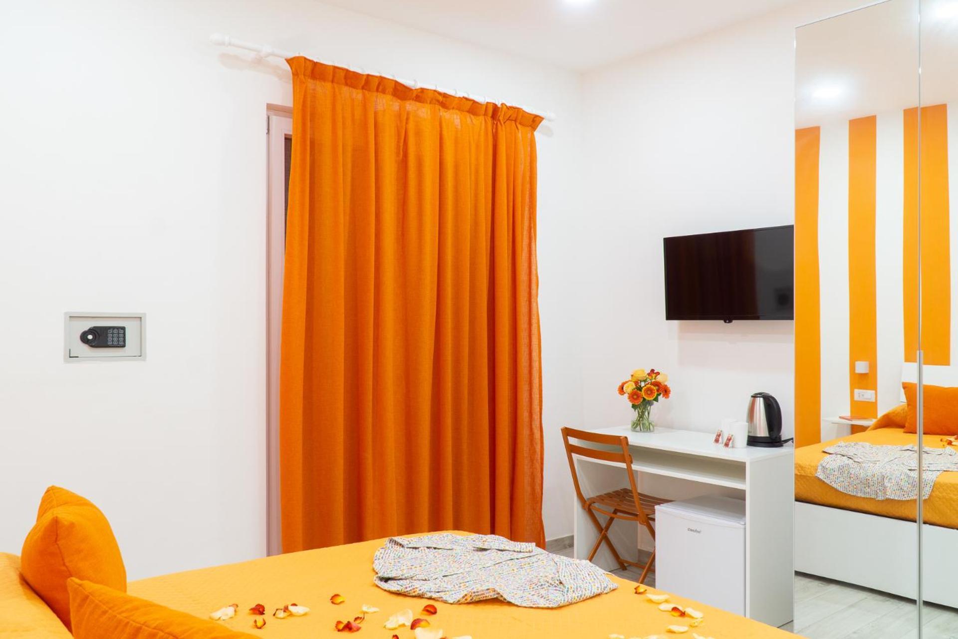 Summer Colors Rooms & Apartments เมตา ภายนอก รูปภาพ